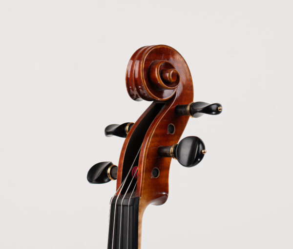 A2582Y24 Stanley Kiernoziak Viola 15 3-4in scroll